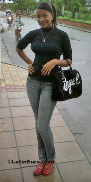 Date this young Colombia girl Karen Patricia from Cartagena CO7209