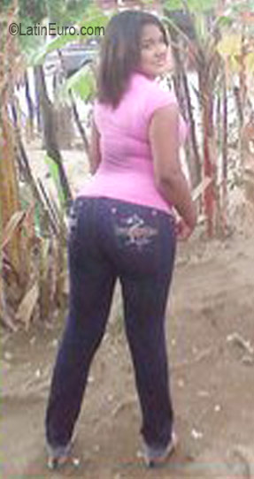 Date this voluptuous Dominican Republic girl Carolina from Santiago DO7950