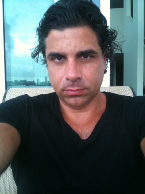 Date this sultry United States man Fer from Miami US10290
