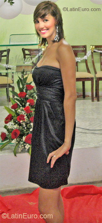 Date this pretty Colombia girl Yurany from Barranquilla CO8099