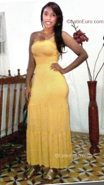 Date this sultry Colombia girl Tatiana from Cartagena CO7288