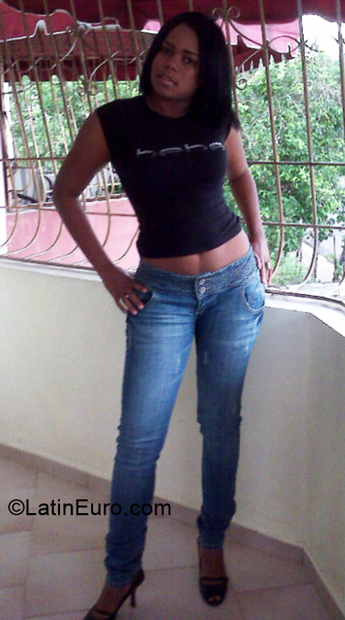 Date this hot Dominican Republic girl Eli from Santiago De Los Caballeros DO8016