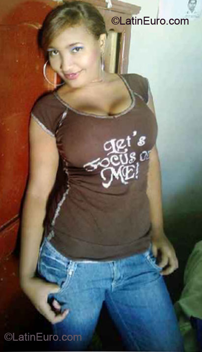 Date this good-looking Dominican Republic girl Martha from Santiago DO8091