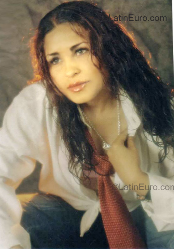 Date this foxy Colombia girl Piedad from Pereira CO7324