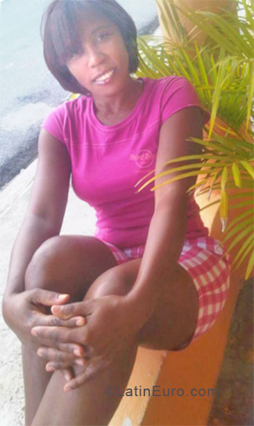 Date this passionate Dominican Republic girl Cruzmaria from Santo Domingo DO8108