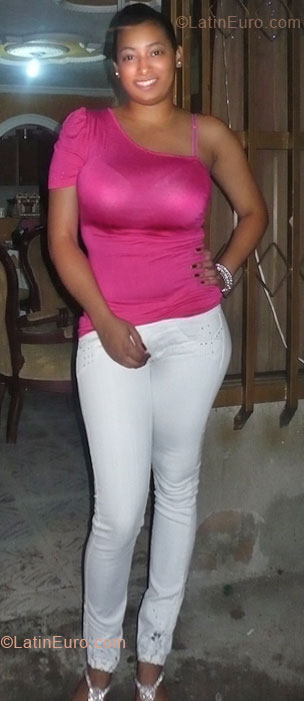 Date this charming Colombia girl Leidy from Cali CO7329