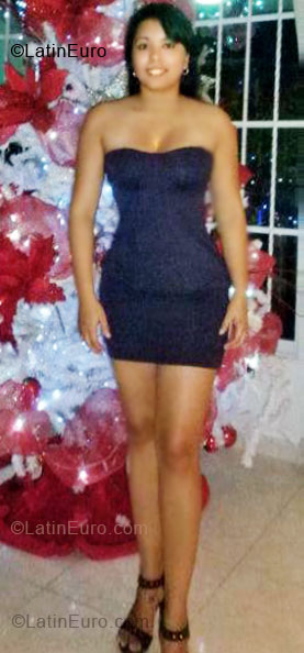 Date this attractive Colombia girl Karina from Barranquilla CO7635