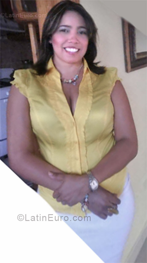 Date this funny Dominican Republic girl Emprendedora from Santo Domingo DO8140
