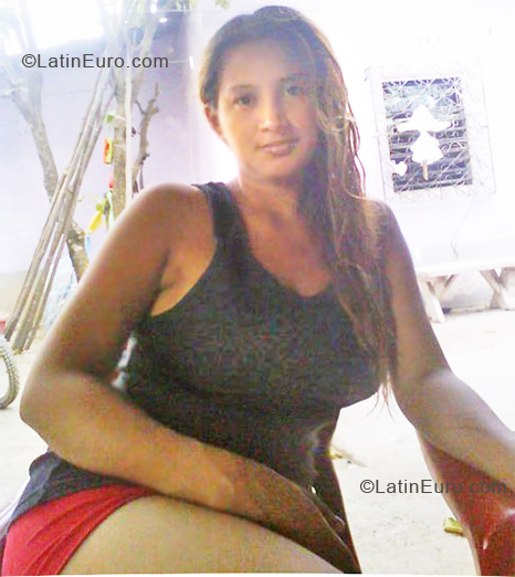 Date this cute Honduras girl Wendy from Villanueva HN341