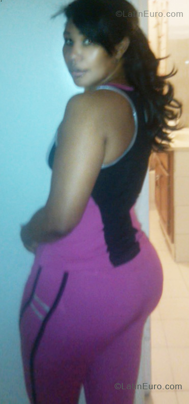 Date this gorgeous Dominican Republic girl Chantiel from Santo Domingo DO9317
