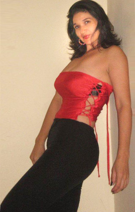 Date this charming Colombia girl Claudia from Cali CO7424