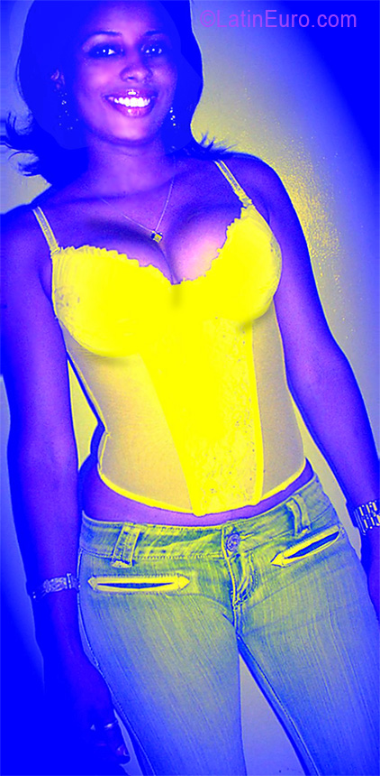 Date this georgeous Dominican Republic girl Indiana from Santo Domingo DO8269