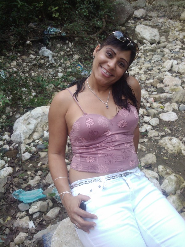 Date this hot Dominican Republic girl Nancy from Santiago DO8280