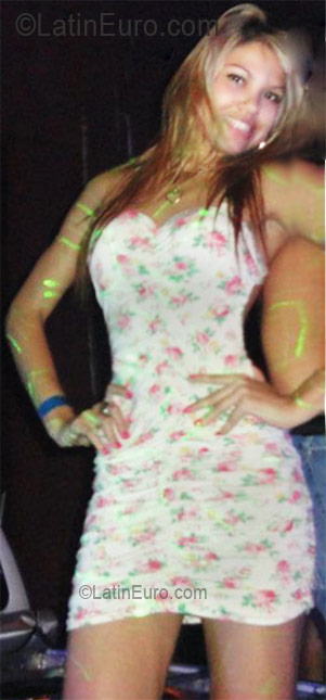 Date this charming Brazil girl Dayane from Goiania BR5841