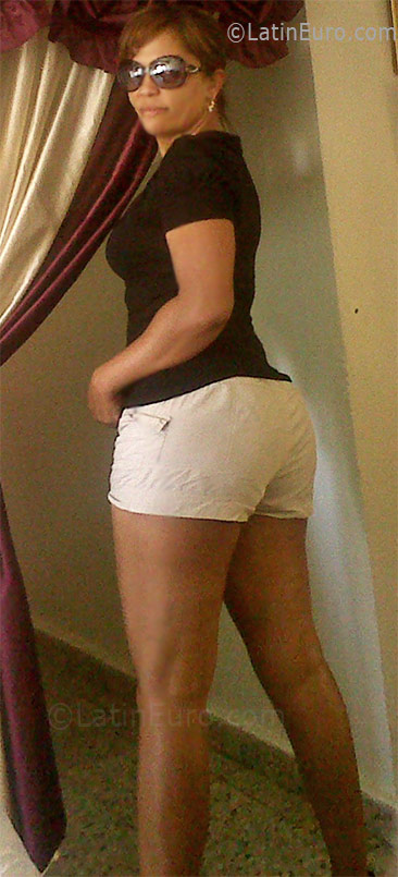 Date this voluptuous Dominican Republic girl Burbujita12 from Santiago DO8353