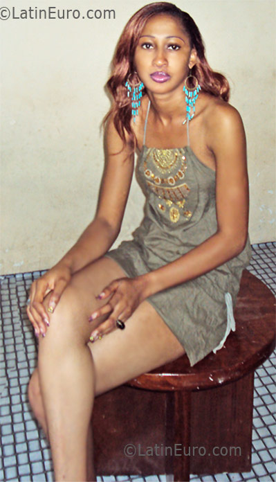 Date this hard body Ivory Coast girl Arlette from Abidjan IC53
