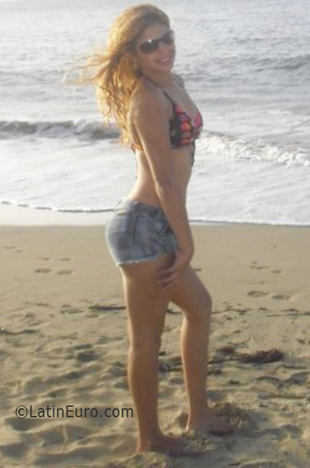 Date this pretty Dominican Republic girl Diana from Santiago DO8359