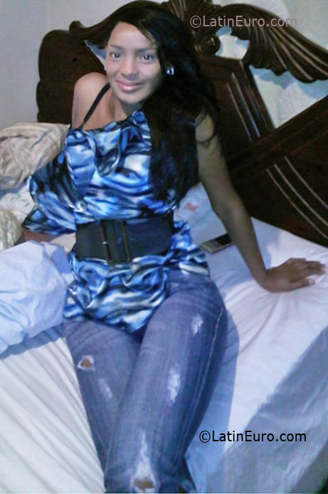Date this lovely Dominican Republic girl Jeimy from La Vega DO8371