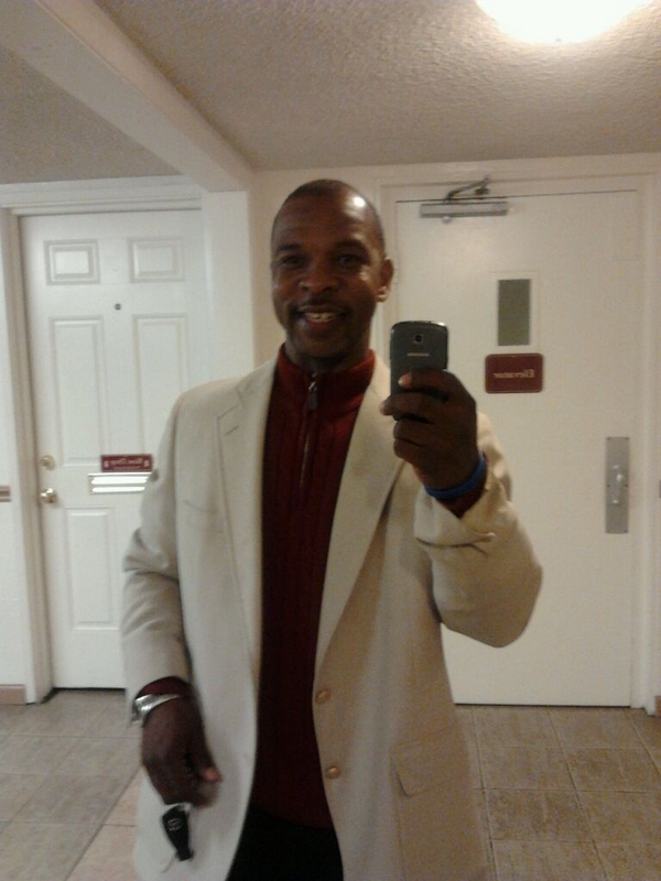 Date this young United States man Mozelle from San Leandro US10788