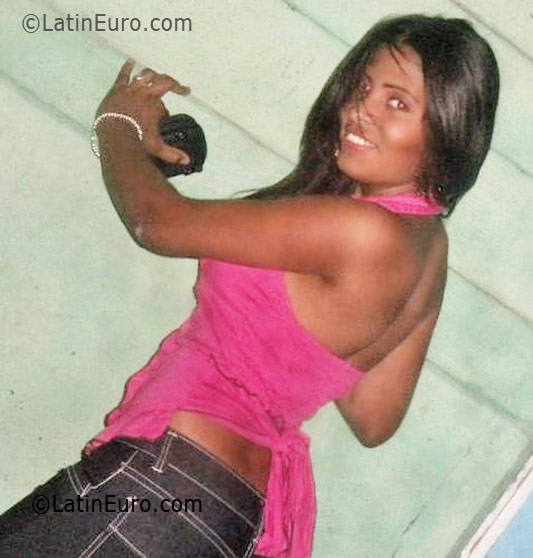 Date this young Dominican Republic girl Yirandy from Santo Domingo DO8386
