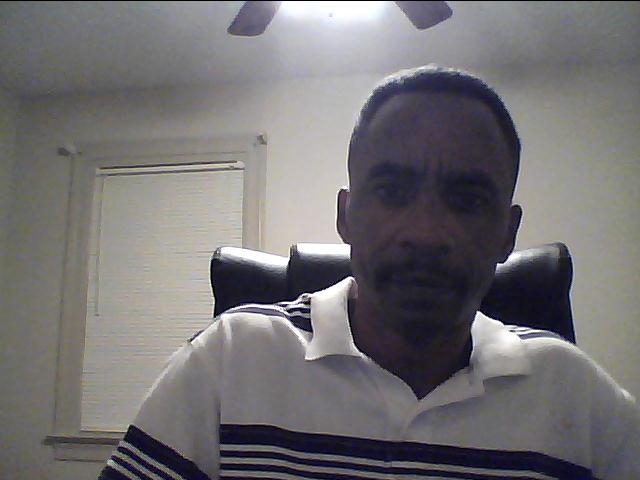 Date this voluptuous United States man Ronald from Baton Rouge US10799