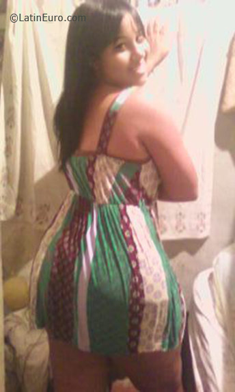 Date this gorgeous Dominican Republic girl Yissel2012 from Santo Domingo DO8427