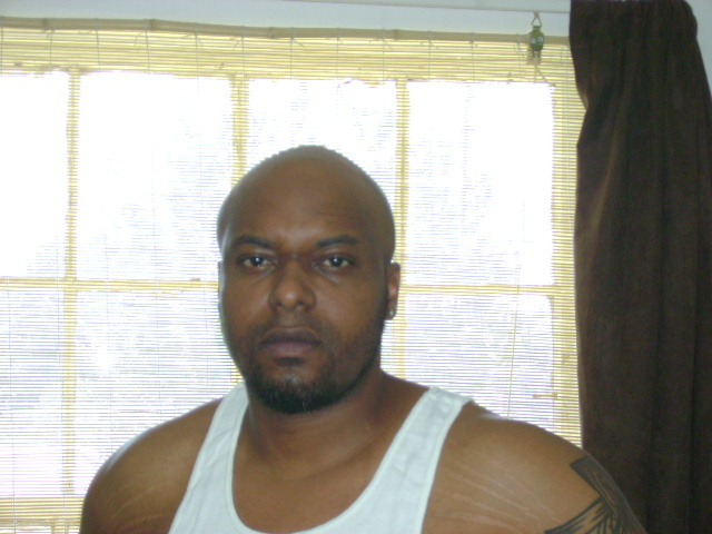 Date this foxy United States man TaHo from New Bern US10835