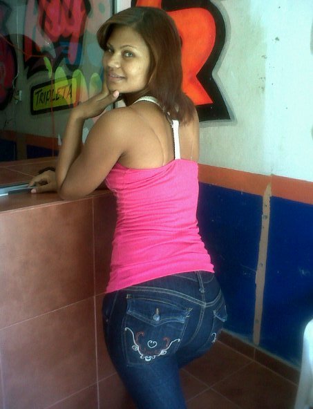Date this voluptuous Dominican Republic girl Annerys from Santo Domingo DO8465