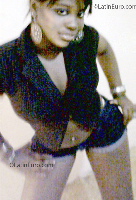 Date this attractive Dominican Republic girl Ana Paula from Santo Domingo DO8564