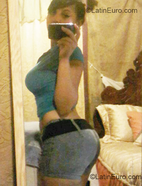 Date this funny Dominican Republic girl Naroly from Santiago DO9018