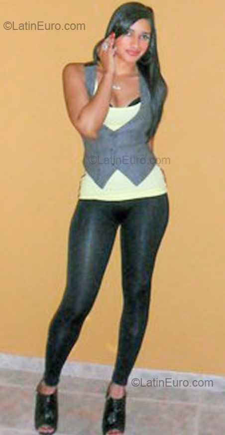 Date this cute Dominican Republic girl M.Castillo from Santiago DO8787