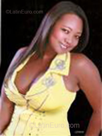 Date this exotic Dominican Republic girl Valeriana from Santiago DO8957