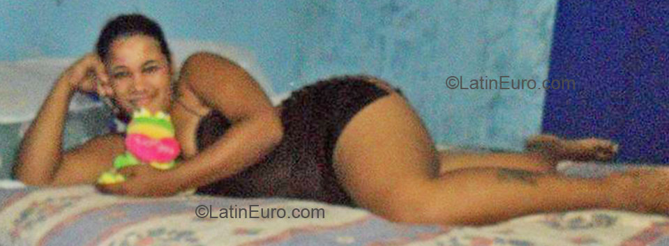 Date this georgeous Dominican Republic girl HEIDY101 from Santo Domingo Oeste DO8830