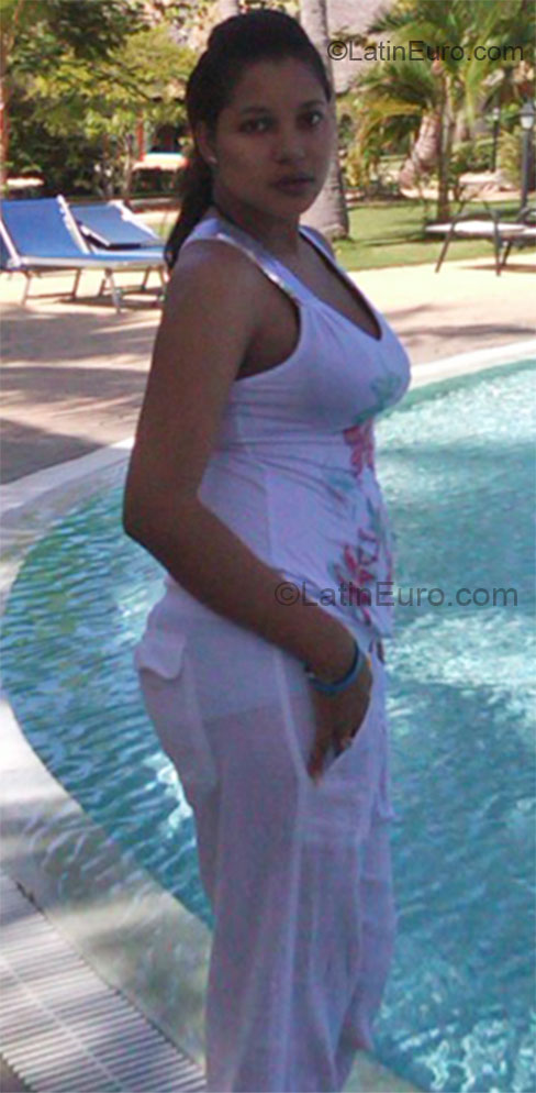 Date this sensual Dominican Republic girl Eliizabeth from Santo Domingo DO8855