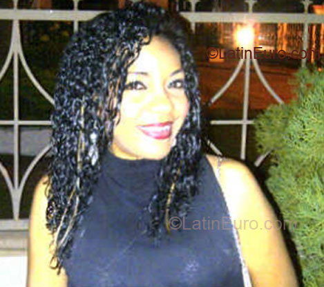 Date this stunning Dominican Republic girl Min from Nagua DO8875