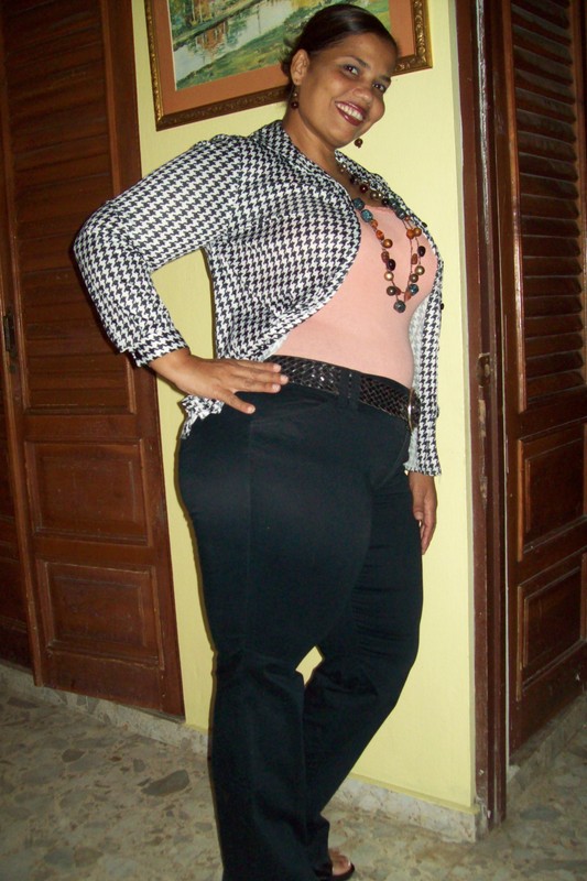 Date this tall Dominican Republic girl MARY from San Francisco De M DO8881