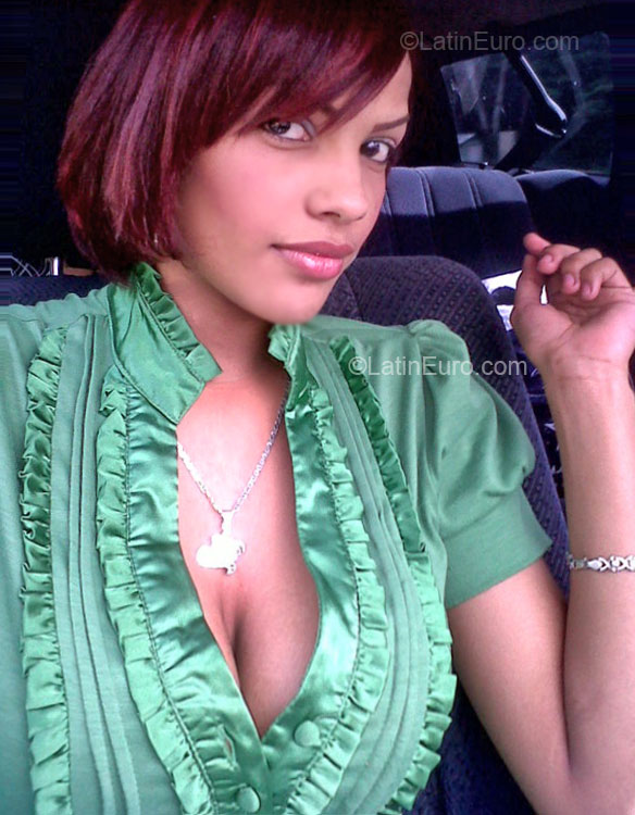 Date this good-looking Dominican Republic girl Rous from Santo Domingo DO8888