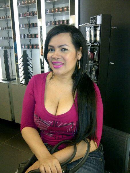 Date this lovely Dominican Republic girl Yudelka from Santo Domingo DO8893