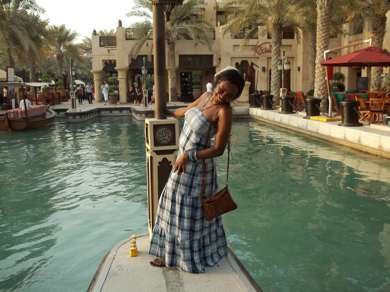 Date this hard body United Arab Emirates girl Jolieflore31 from Dubai AE20