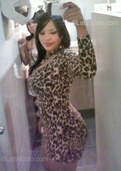 Date this cute Dominican Republic girl Cristina from Santo Domingo DO22818