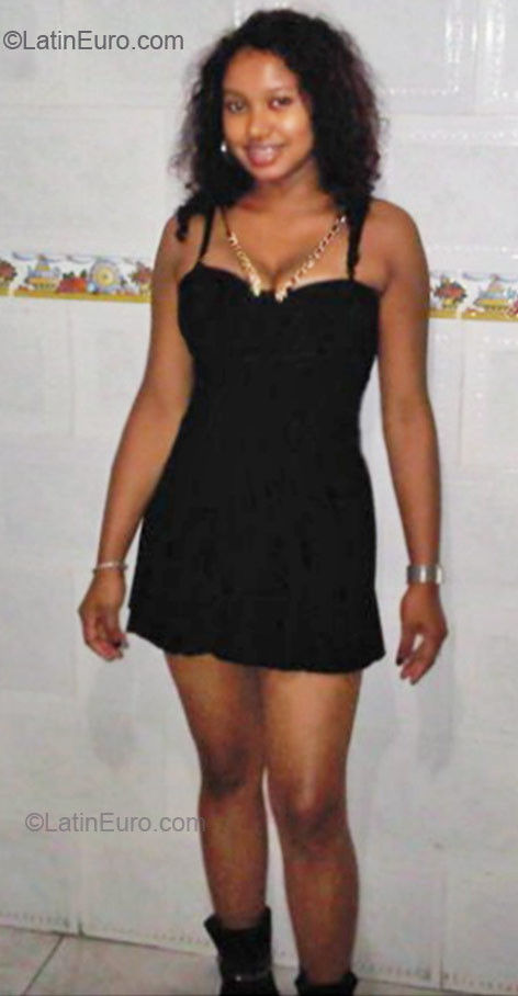 Date this exotic Dominican Republic girl Isabel from Santo Domingo DO9015