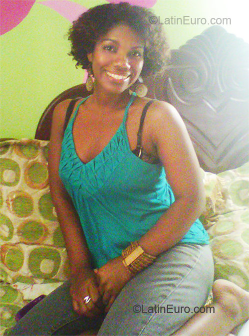 Date this voluptuous Dominican Republic girl Ruth from Santo Domingo DO9087