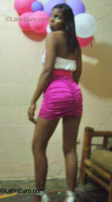 Date this charming Dominican Republic girl Ruth Esther from Santo Domingo DO9169