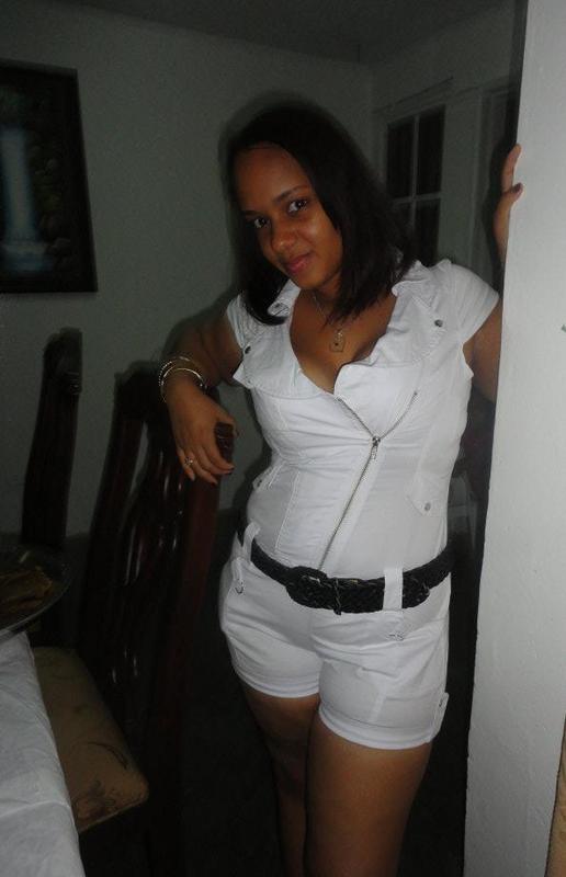 Date this sensual Dominican Republic girl Emelin from Santa Cruz De Barahona DO9211