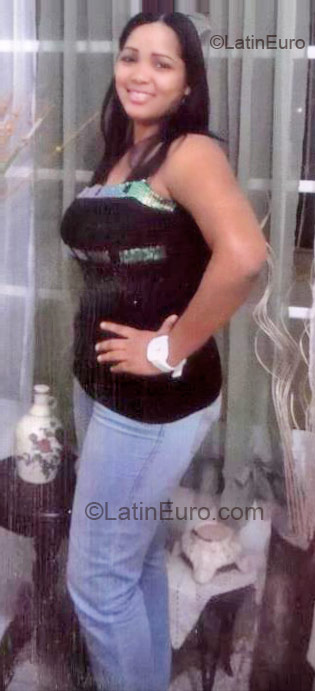 Date this stunning Dominican Republic girl Brania from La Vega DO9226
