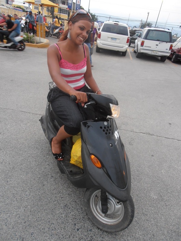 Date this good-looking Dominican Republic girl FRANCHESCA from La Vega DO9247
