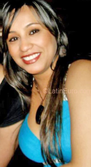 Date this athletic Colombia girl Natalia from Medellin CO7954