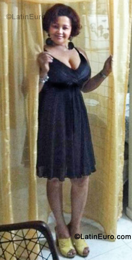 Date this charming Dominican Republic girl Carmen from Santiago DO9274
