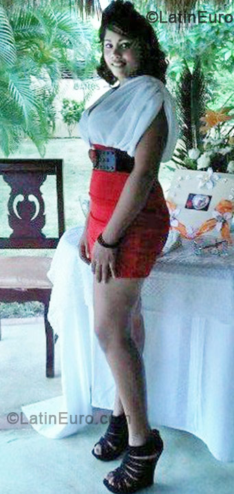 Date this athletic Dominican Republic girl Yojan from Higuey DO9282