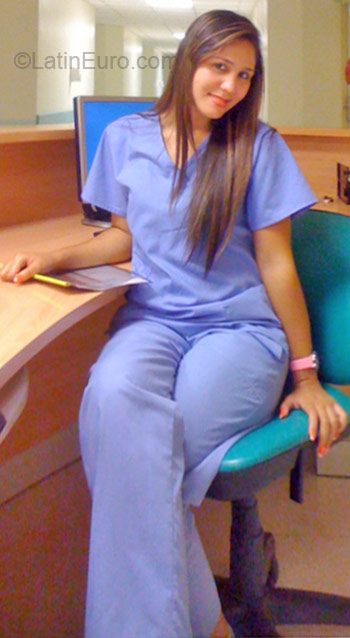 Date this happy Dominican Republic girl Karla053 from Santiago DO9291